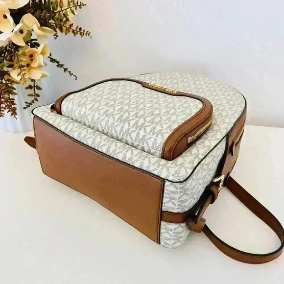 NWT Michael Kors Jaycee Medium Zip Pocket Backpack & wallet vanilla - Picture 7 of 12